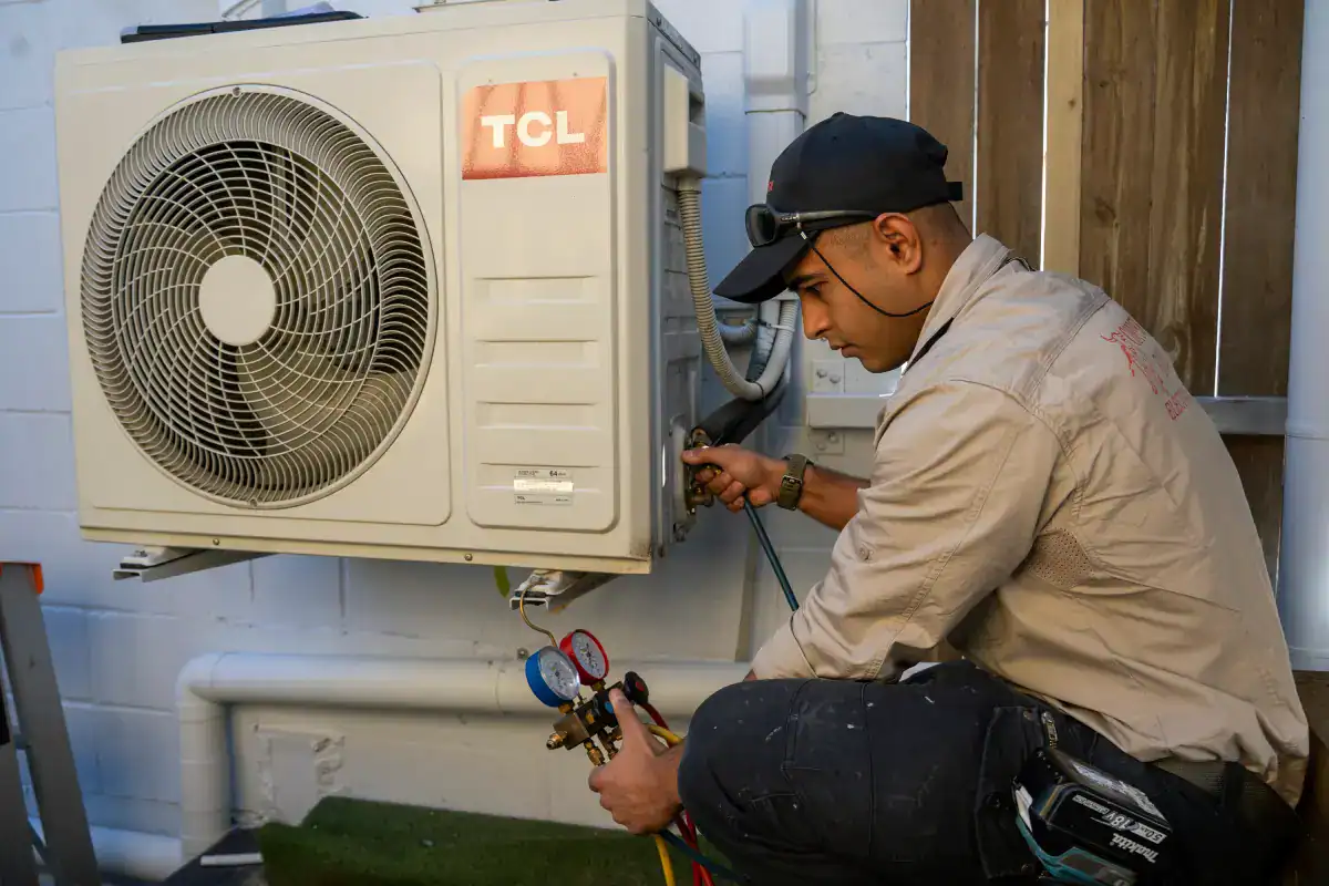 Electrician in Woodridge