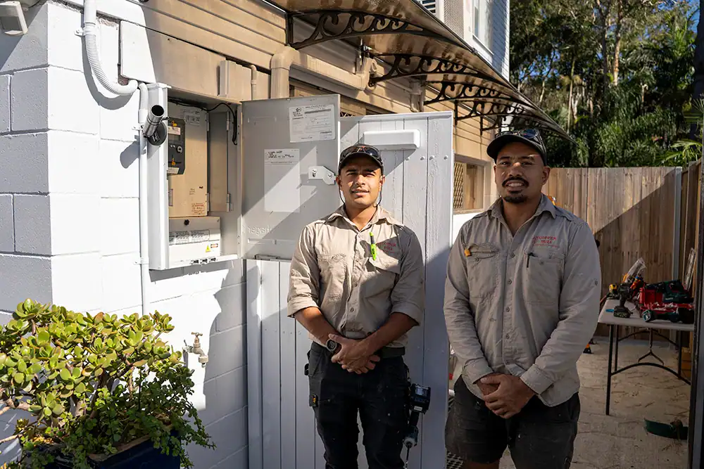 Electricians In Eight Mile Plains